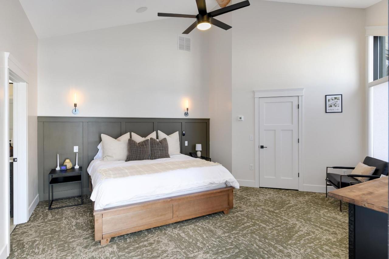 Balsam Lake Lodge Bagian luar foto